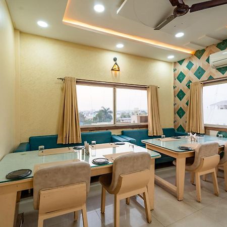 Treebo Premium Zorba Hotel Bhopal Buitenkant foto