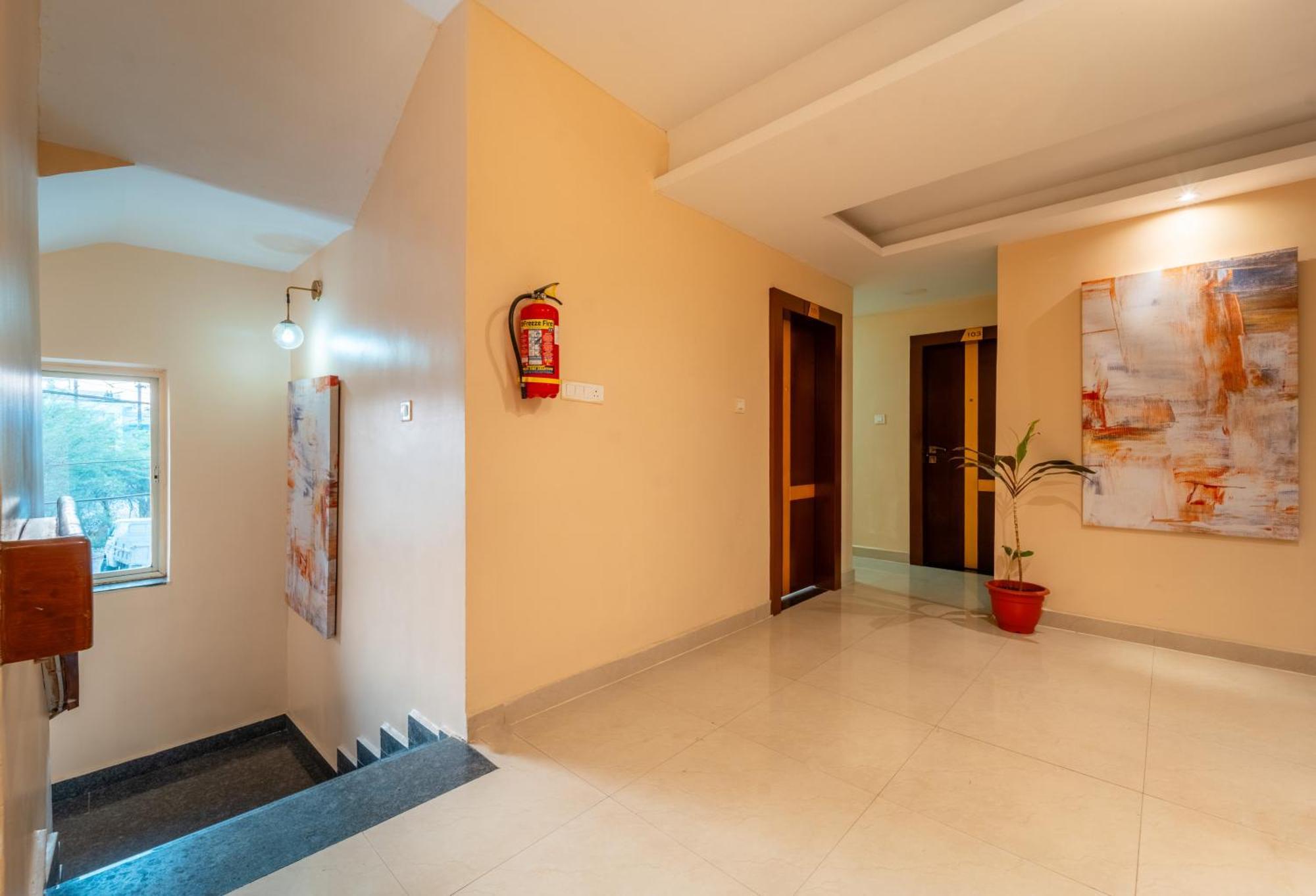 Treebo Premium Zorba Hotel Bhopal Buitenkant foto