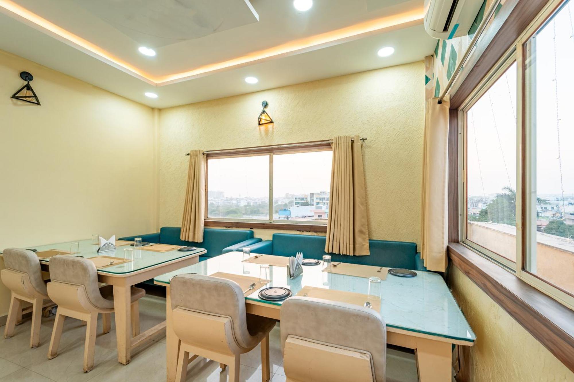 Treebo Premium Zorba Hotel Bhopal Buitenkant foto