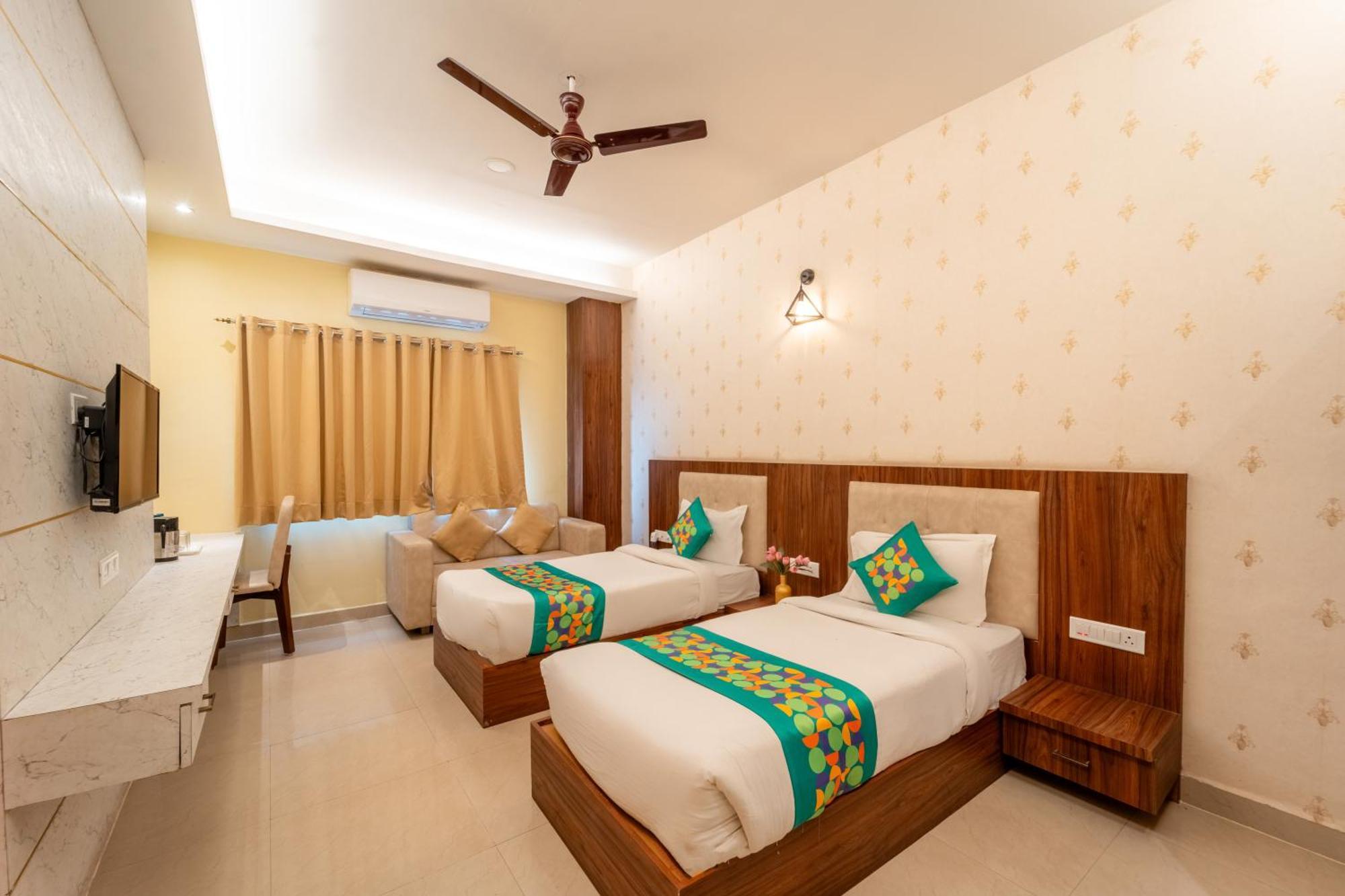 Treebo Premium Zorba Hotel Bhopal Buitenkant foto