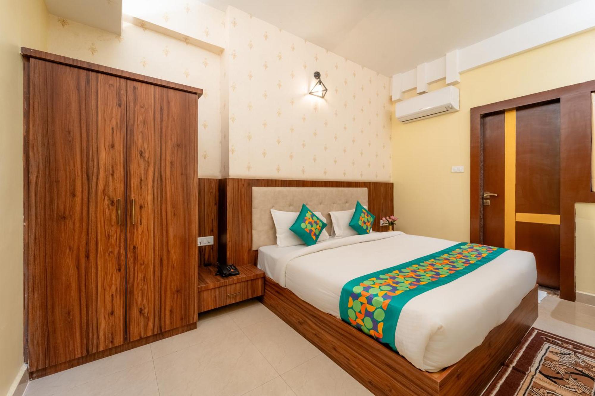 Treebo Premium Zorba Hotel Bhopal Buitenkant foto