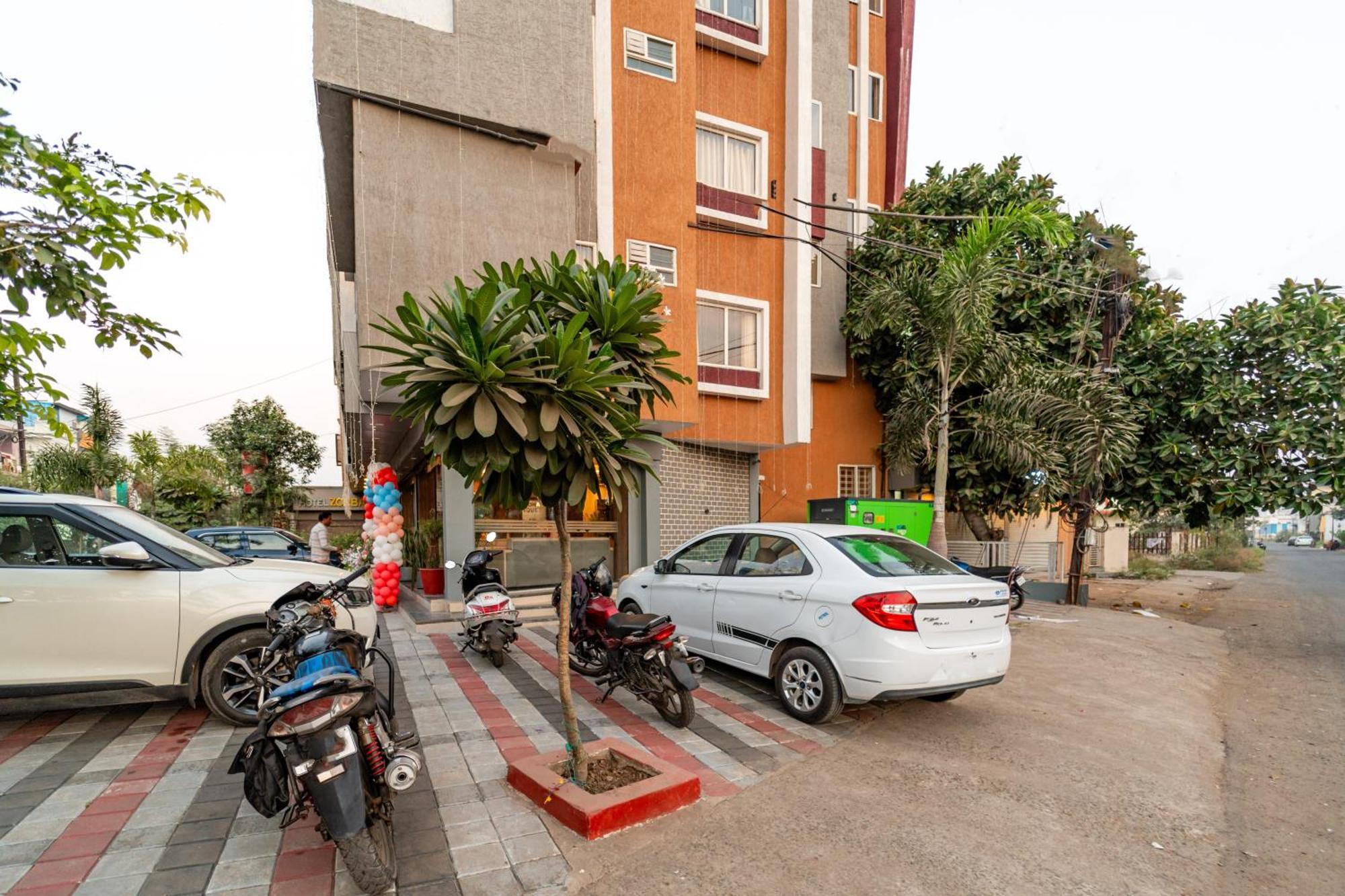 Treebo Premium Zorba Hotel Bhopal Buitenkant foto