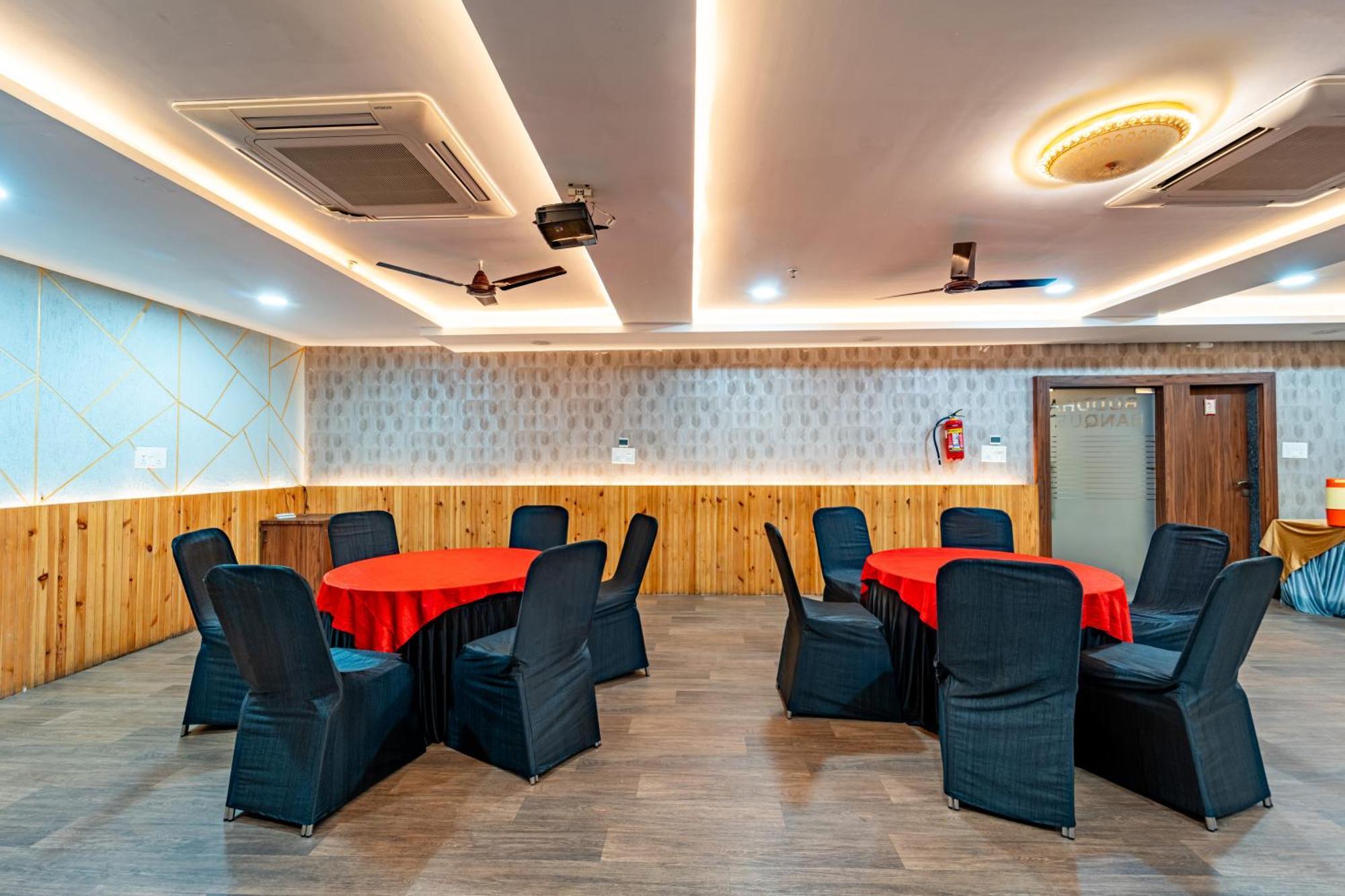 Treebo Premium Zorba Hotel Bhopal Buitenkant foto
