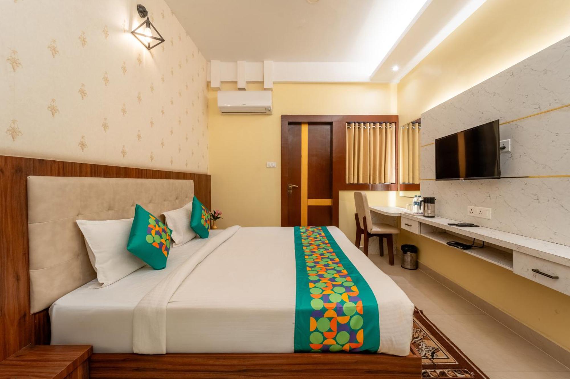 Treebo Premium Zorba Hotel Bhopal Buitenkant foto