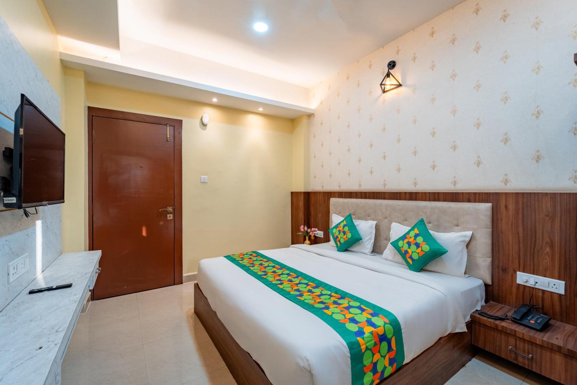 Treebo Premium Zorba Hotel Bhopal Buitenkant foto