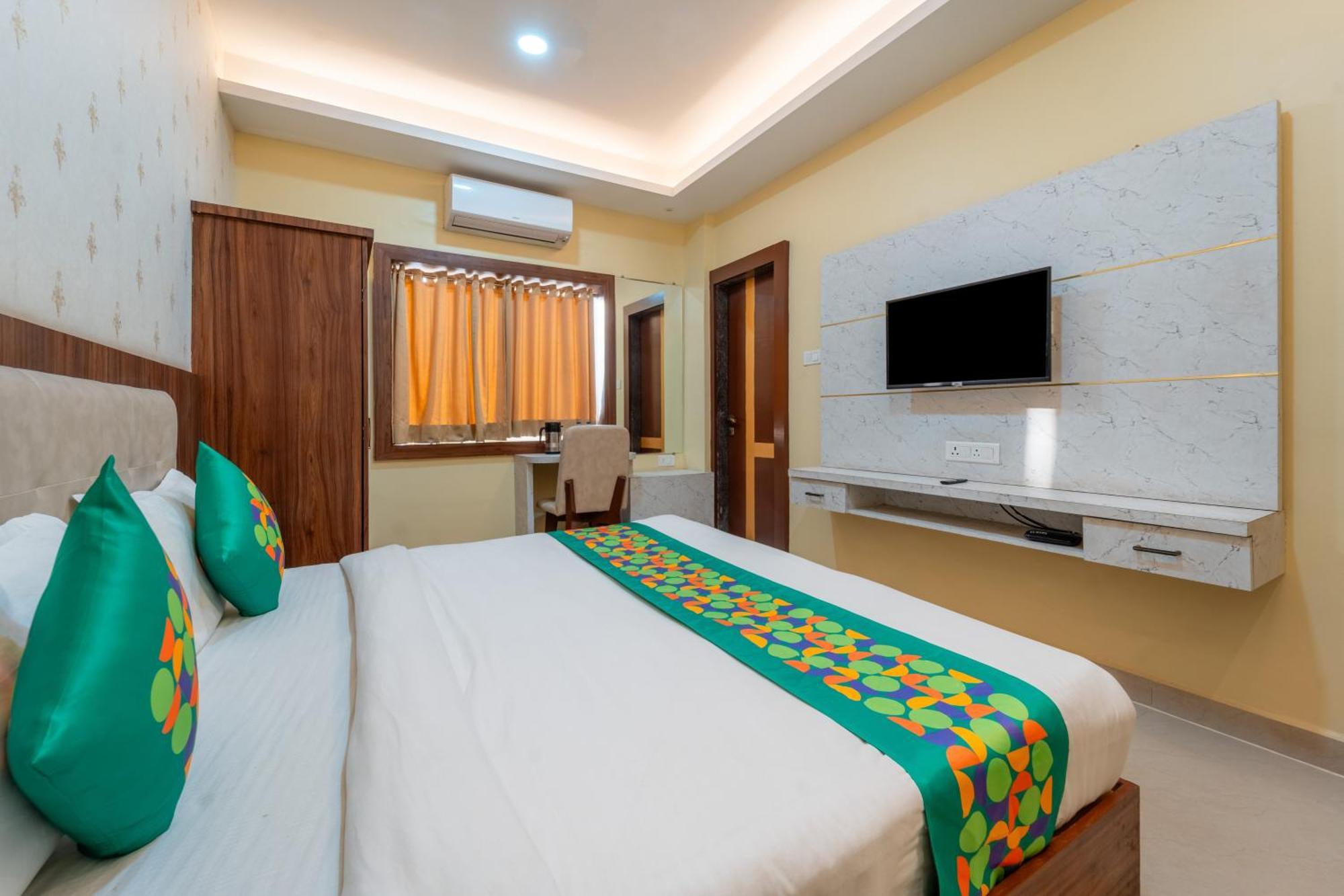 Treebo Premium Zorba Hotel Bhopal Buitenkant foto